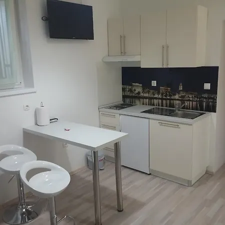 Summer Bay Gasthuis Split