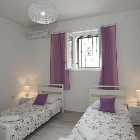 Konukevi Summer Bay 3*